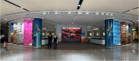 满盈网配资 “向往经典－-刘万鸣书画艺术展”在西安陕西省美术博物馆举办